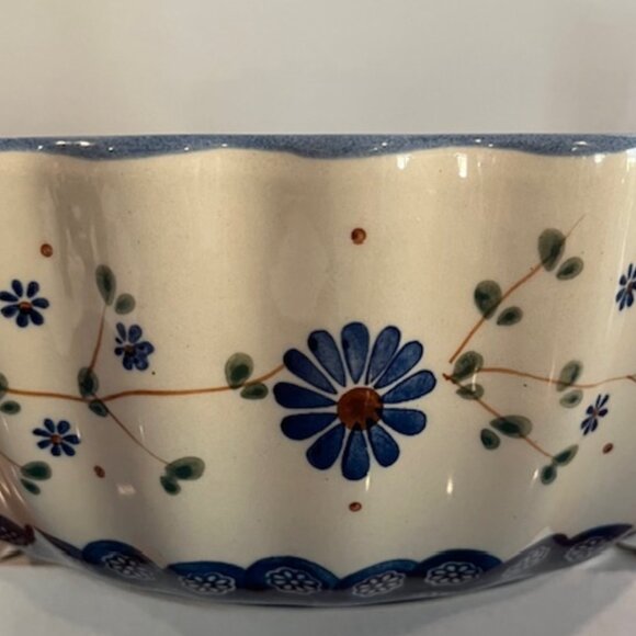 Boleslawica Polish Pottery Wiza Large Serving Bowl with Fluted Edge Blue Flowers - Picture 2 of 7
